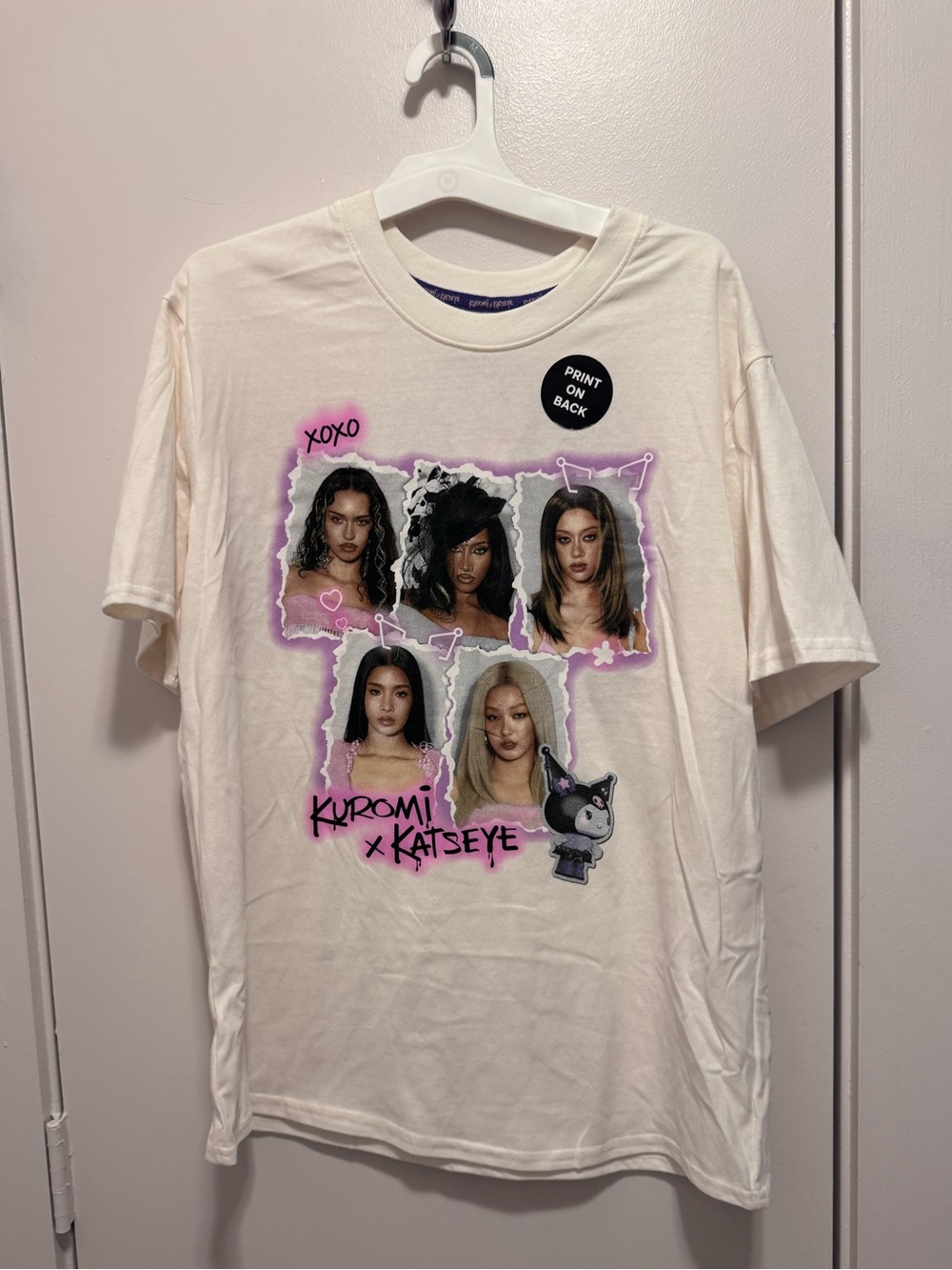 KATSEYE x Kuromi Women’s Medium Graphic T-Shirt White Sanrio HYBE K-Pop NWT